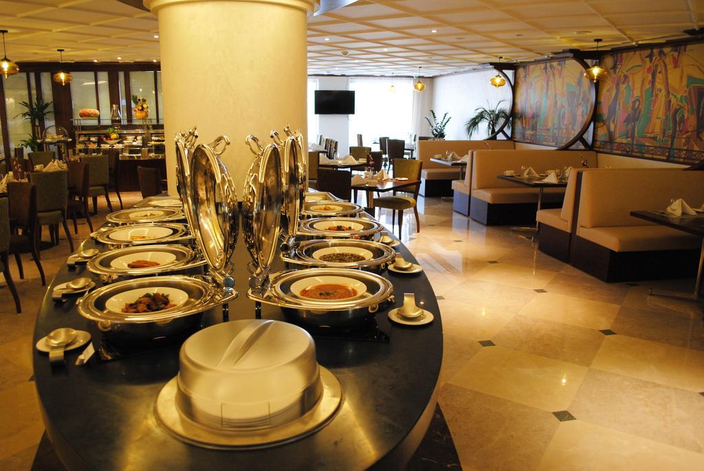 Raviz Center Point Hotel Dubai Exterior foto