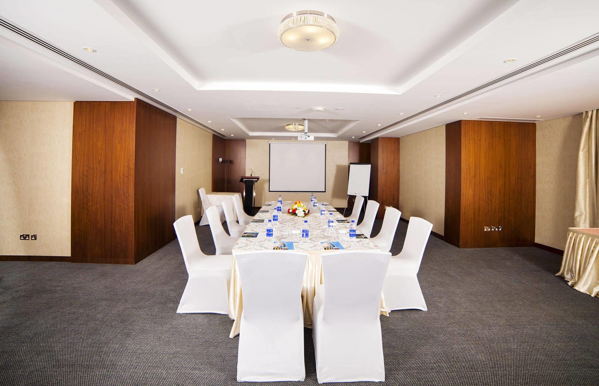 Raviz Center Point Hotel Dubai Exterior foto